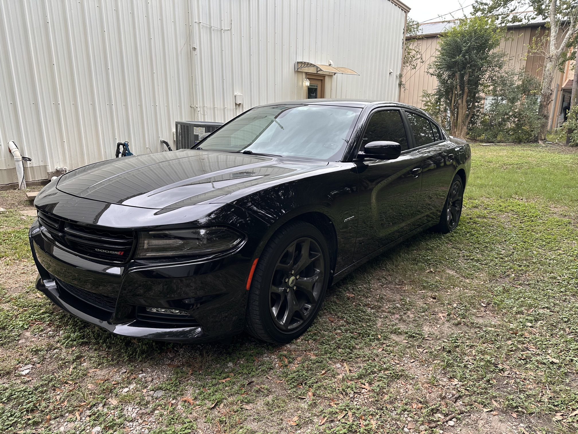 Used 2018 Dodge Charger R/T w/ Plus Group RWD image 2