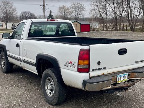 Used 1999 Chevrolet Silverado 2500 LS w/ Snow Plow Prep Pkg image 9