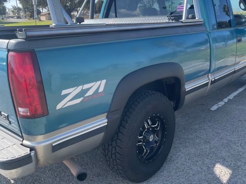 Used 1998 Chevrolet Silverado 1500 4x4 Extended Cab w/ Preferred Equipment Group 3 image 8