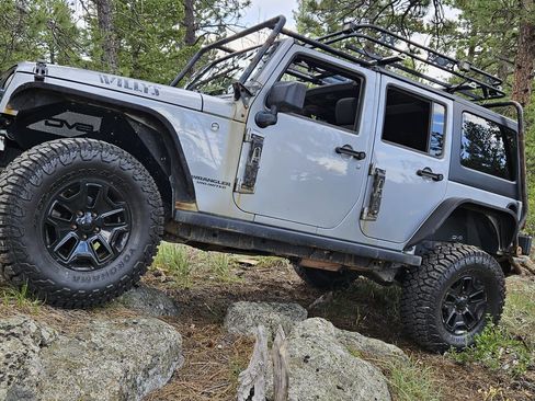 Used 2017 Jeep Wrangler Unlimited Sport image 2