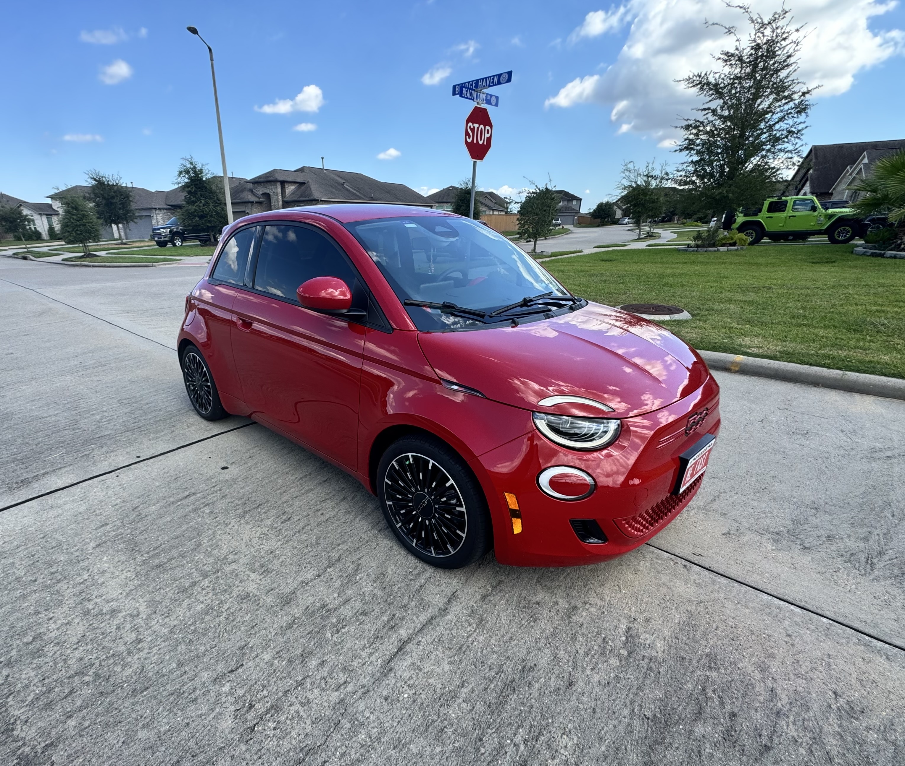 Used 2024 FIAT 500 e (RED) FWD image 1