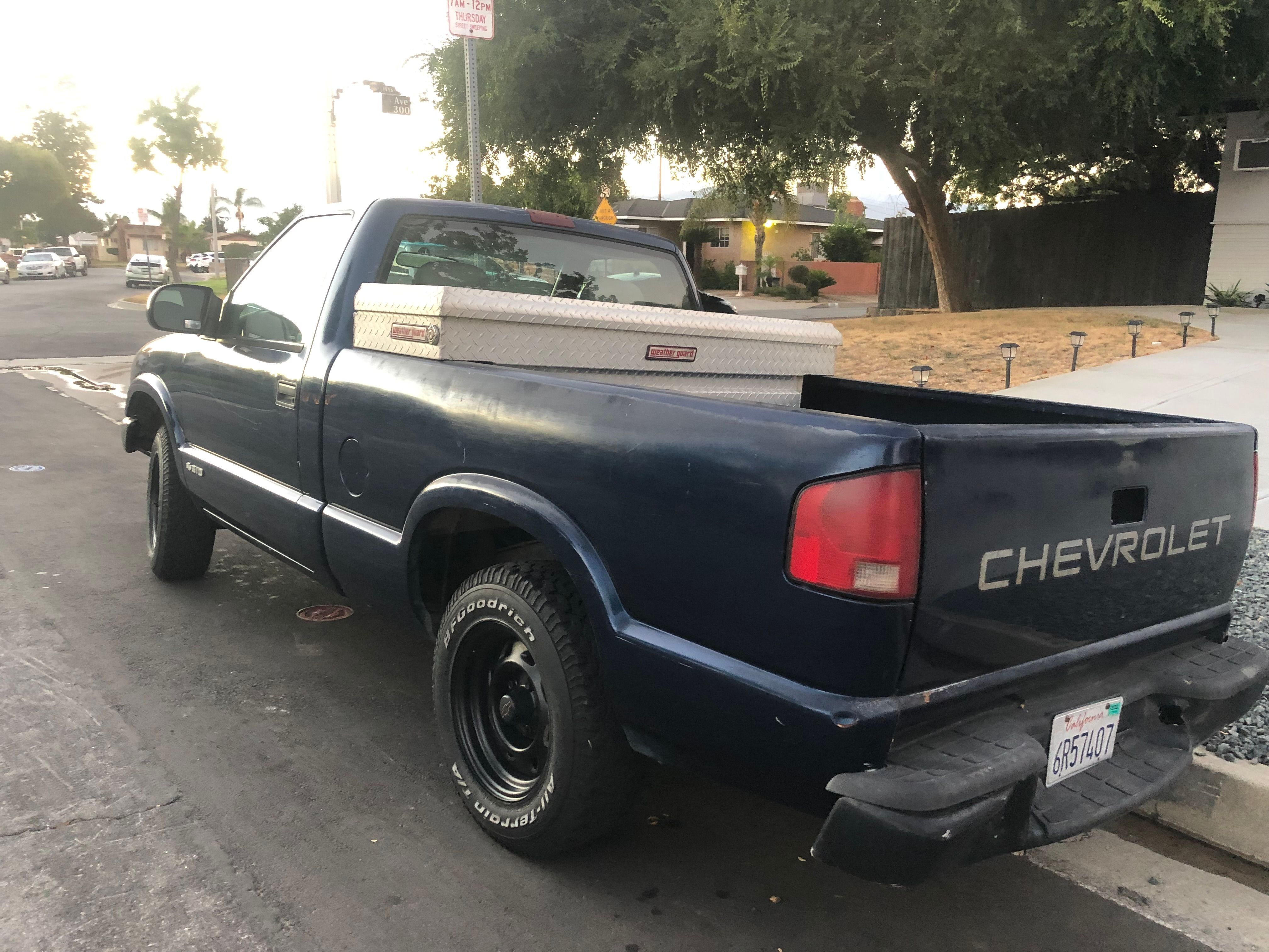 Used 2001 Chevrolet S10 Pickup 2WD Regular Cab image 5