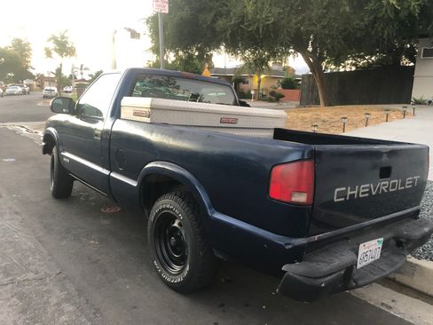 Used 2001 Chevrolet S10 Pickup 2WD Regular Cab image 5