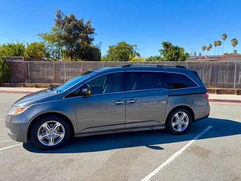 Used 2012 Honda Odyssey Touring image 17