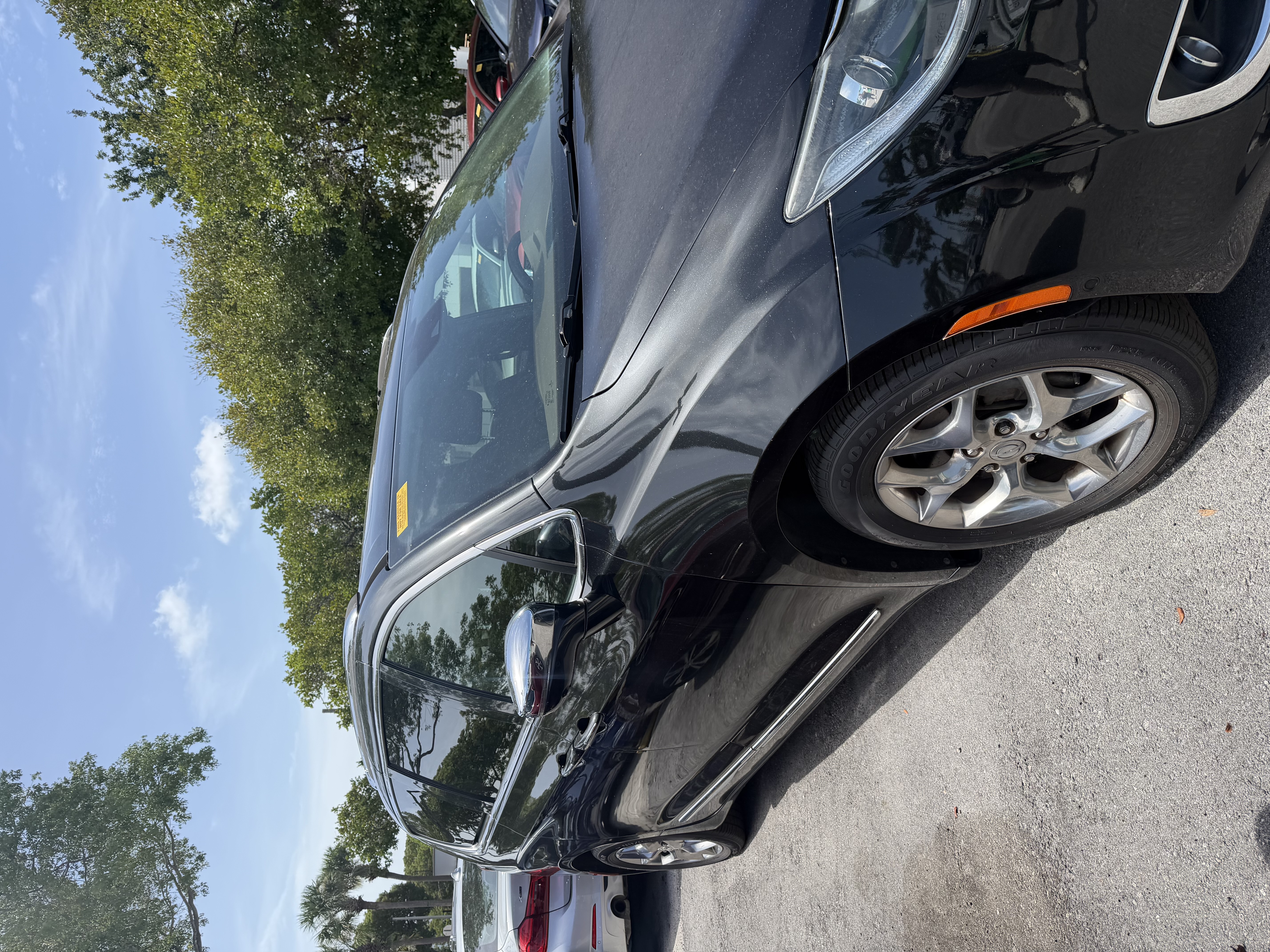 Used 2018 Chrysler Pacifica Limited w/ Advanced Safetytec Group FWD image 11