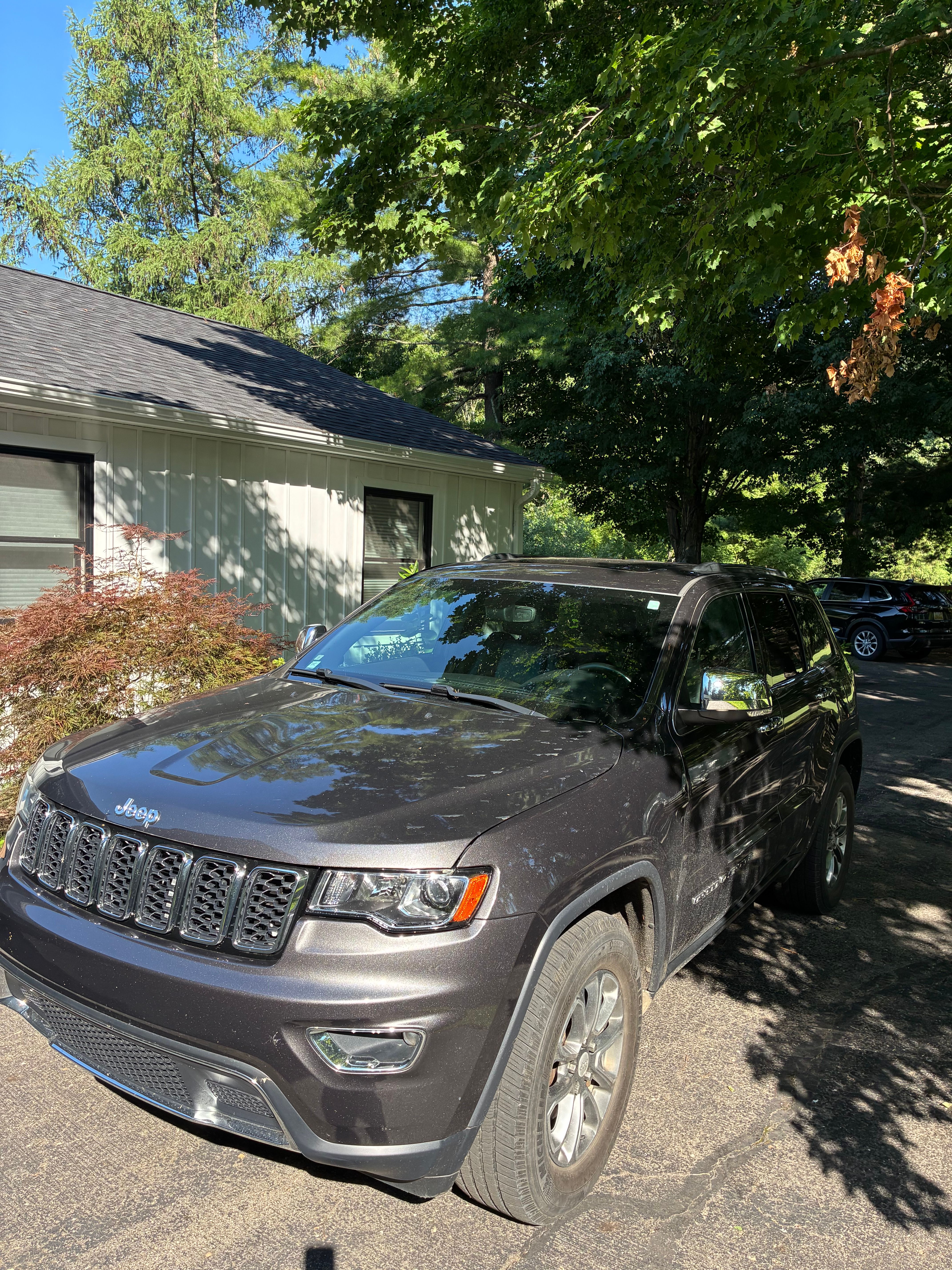 Used 2019 Jeep Grand Cherokee Limited AWD/4WD image 13