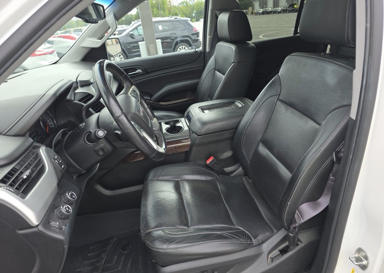 Used 2017 GMC Yukon SLT w/ Open Road Package AWD/4WD image 6