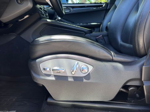 Used 2020 Porsche Macan S AWD/4WD image 15