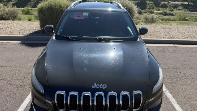 Used 2018 Jeep Cherokee Latitude Plus w/ Cold Weather Group AWD/4WD image 5
