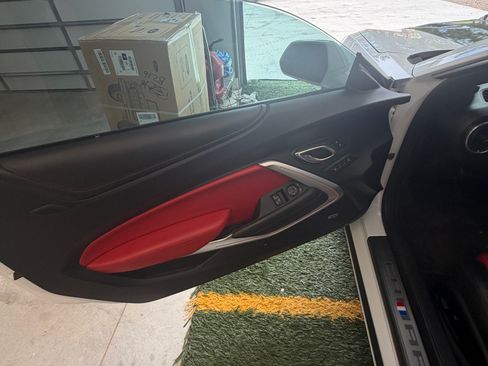 Used 2018 Chevrolet Camaro SS RWD image 11