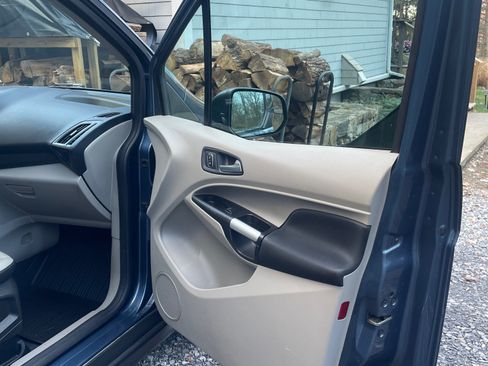 Used 2020 Ford Transit Connect XLT w/ Trailer Tow Package image 8