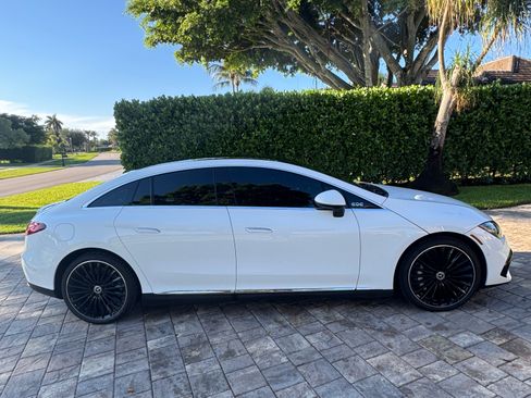 Used 2023 Mercedes-Benz EQE 500 4MATIC Sedan image 2