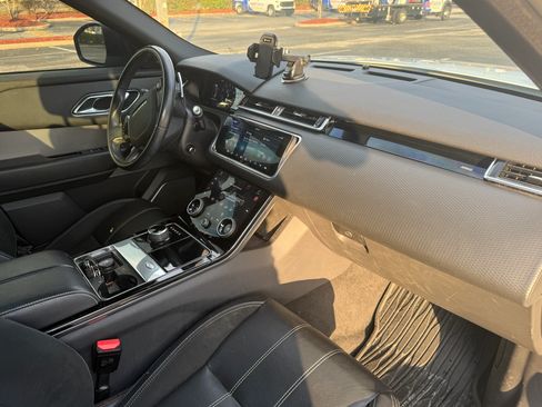 Used 2018 Land Rover Range Rover Velar R-Dynamic SE image 22