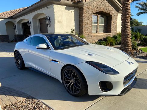 Used 2018 Jaguar F-TYPE R-Dynamic image 1