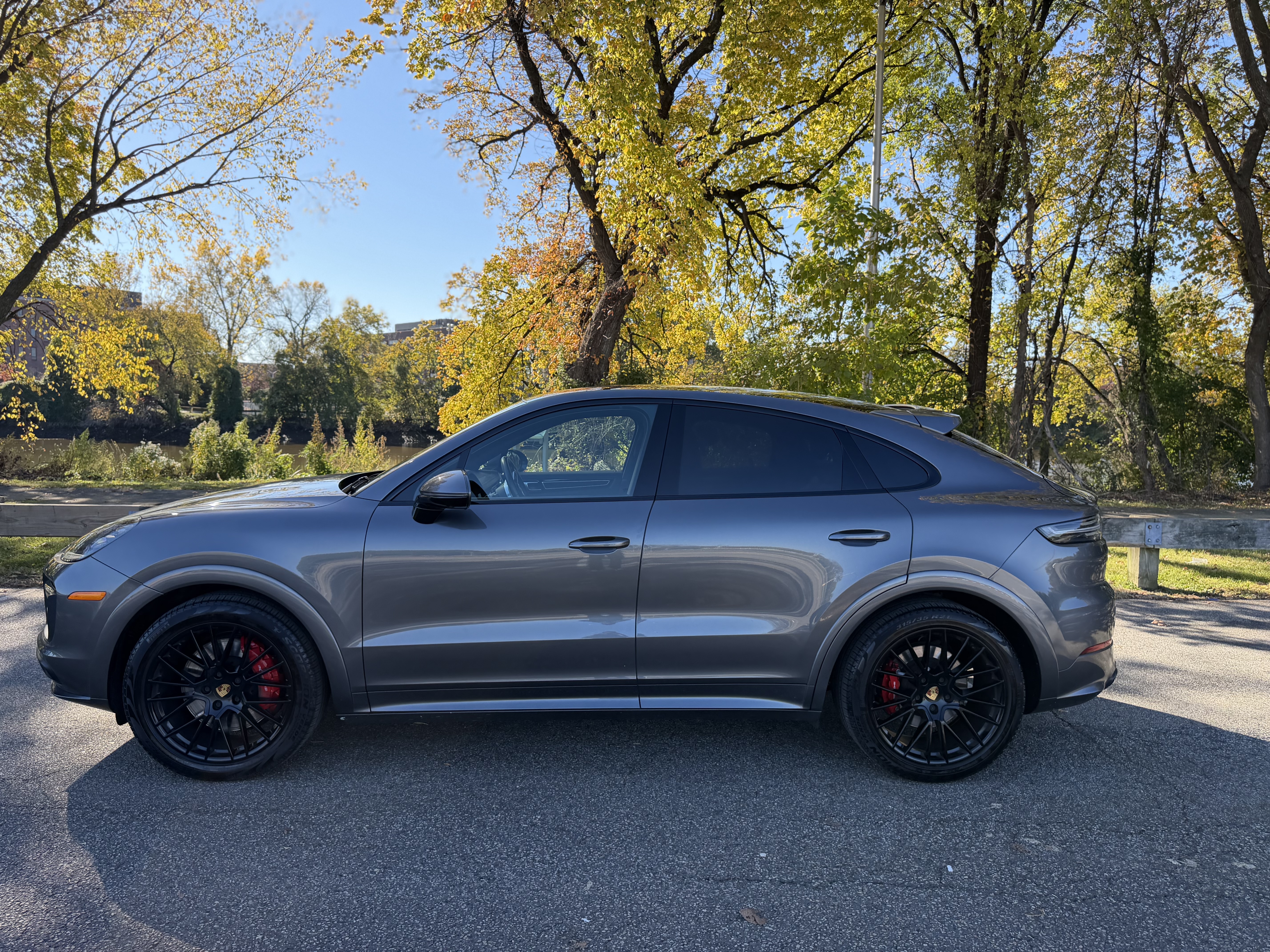Used 2023 Porsche Cayenne GTS AWD/4WD image 8