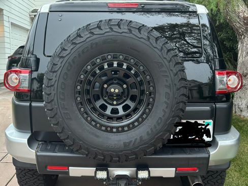 Used 2012 Toyota FJ Cruiser 4WD w/ Convenience Pkg image 5
