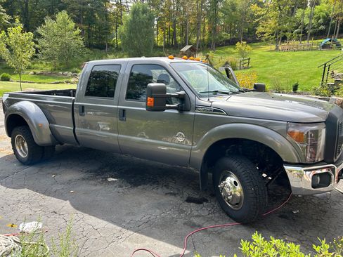 Used 2011 Ford F350 XLT w/ Advanced Security Group image 2