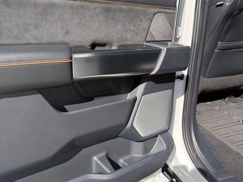 Used 2024 Ford F350 Platinum w/ Tremor Off-Road Package image 22