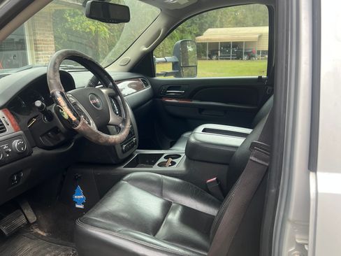 Used 2013 GMC Sierra 3500 SLT w/ SLT Convenience Package image 2