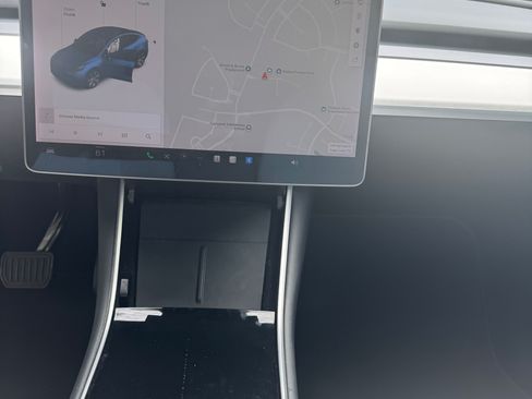 Used 2021 Tesla Model Y 2WD image 11
