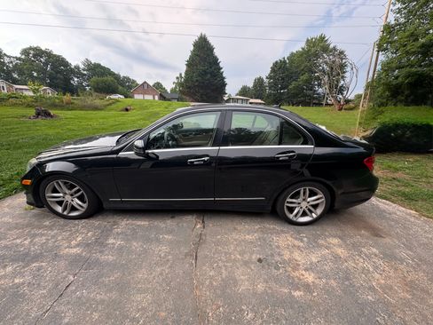 Used 2013 Mercedes-Benz C 250 Sedan image 1