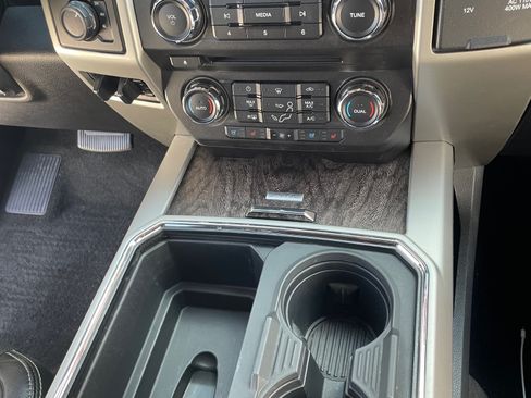 Used 2017 Ford F350 Lariat w/ Chrome Package AWD/4WD image 21