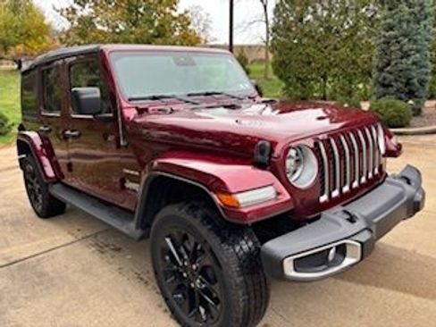 Used 2021 Jeep Wrangler Unlimited Sahara w/ Cold Weather Group image 10