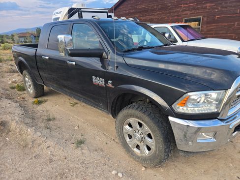 Used 2018 RAM 2500 Laramie AWD/4WD image 1