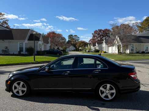 Used 2011 Mercedes-Benz C 300 4MATIC Sedan image 6