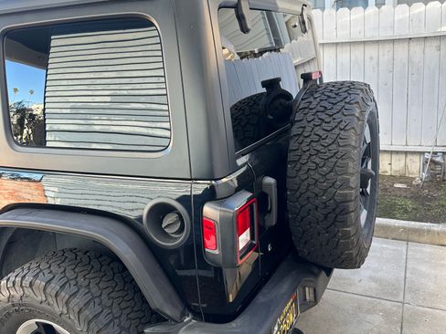 Used 2018 Jeep Wrangler Unlimited Sport S image 8