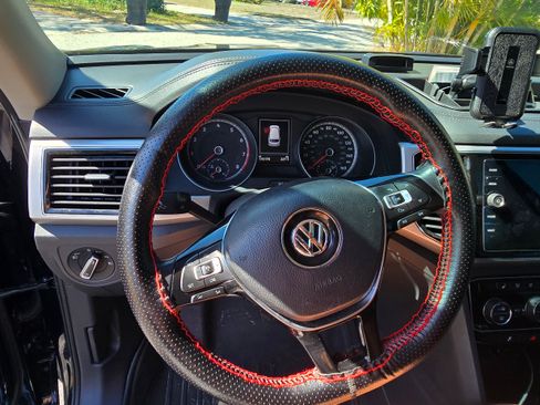 Used 2018 Volkswagen Atlas SEL image 8