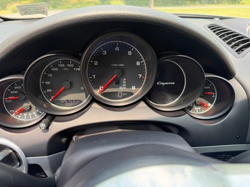 Used 2016 Porsche Cayenne AWD/4WD image 9