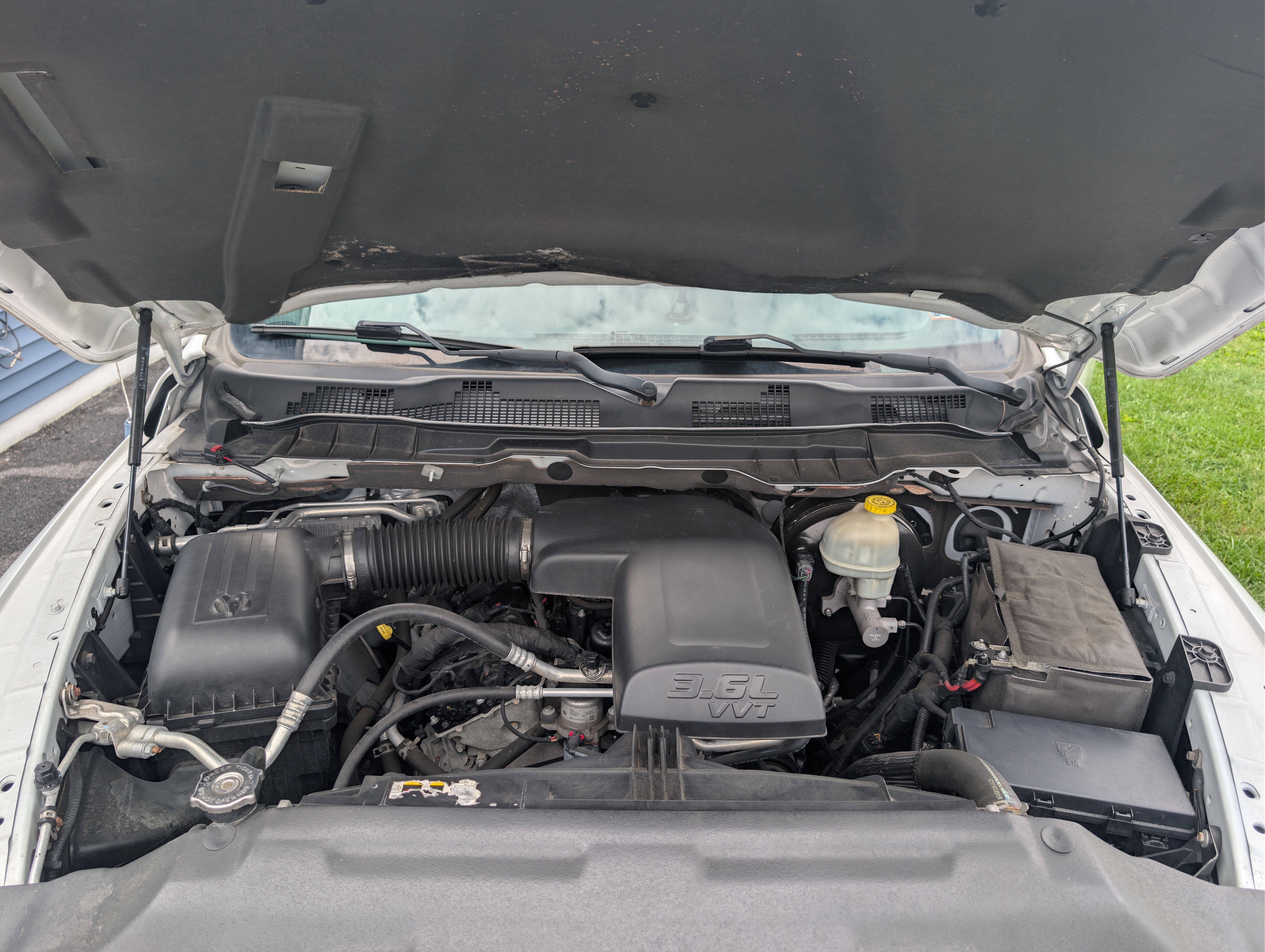 Used 2014 RAM 1500 ST AWD/4WD image 19