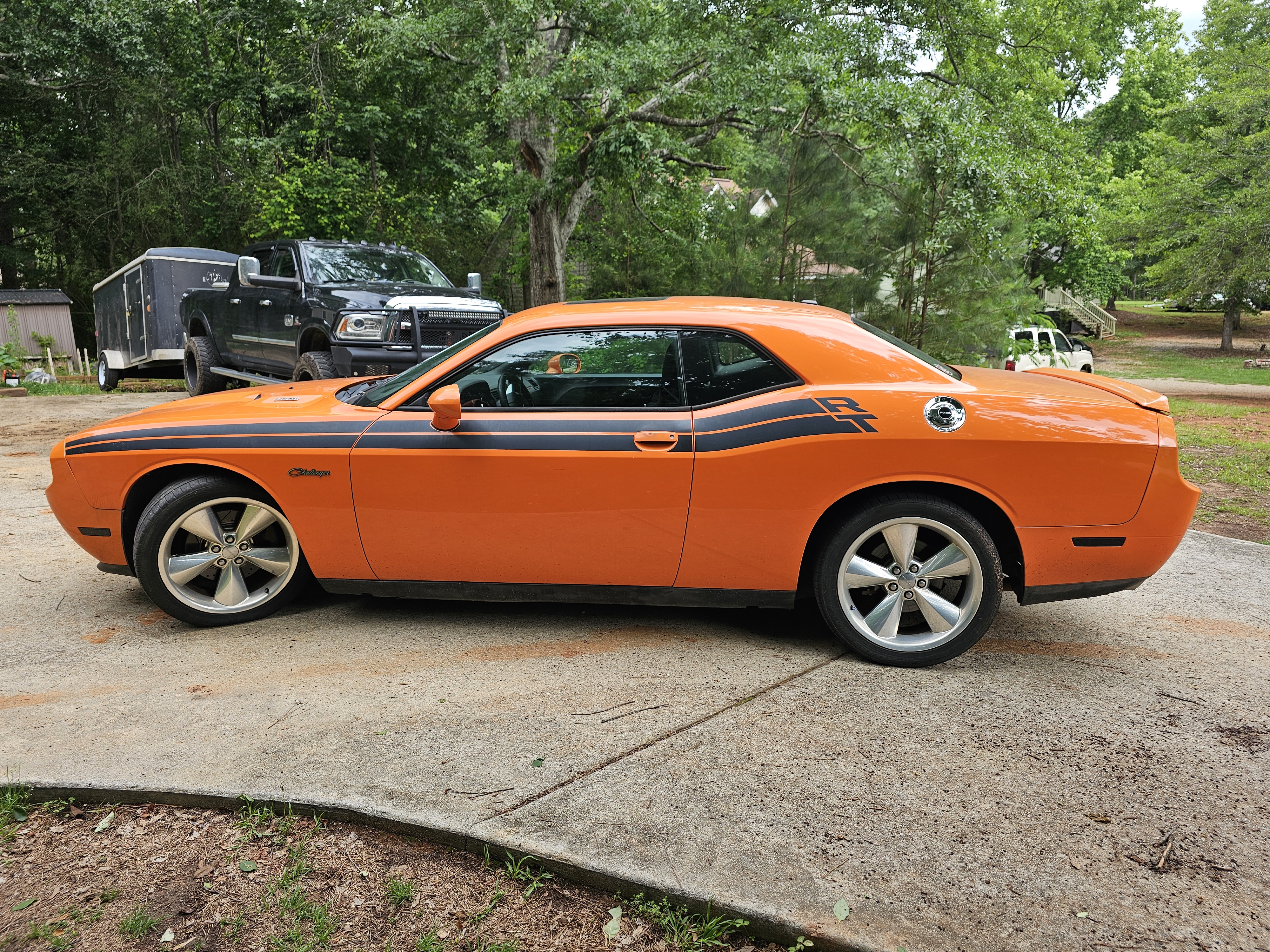 Used 2014 Dodge Challenger R/T RWD image 13