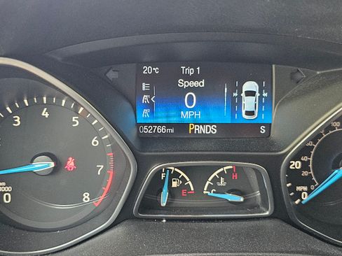 Used 2017 Ford Focus Titanium w/ Titanium Technology Package image 10