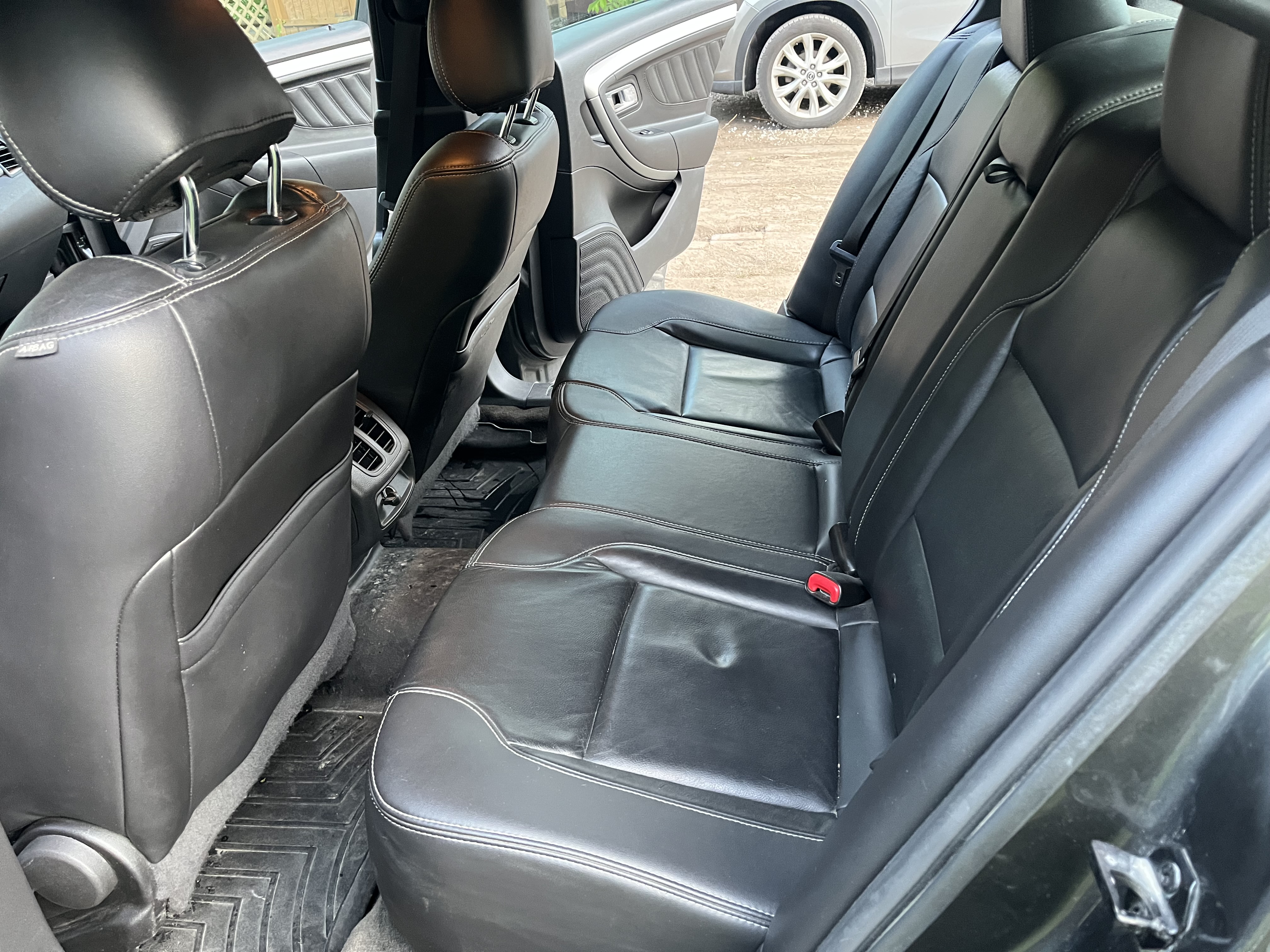 Used 2018 Ford Taurus SEL w/ Equipment Group 201A FWD image 11