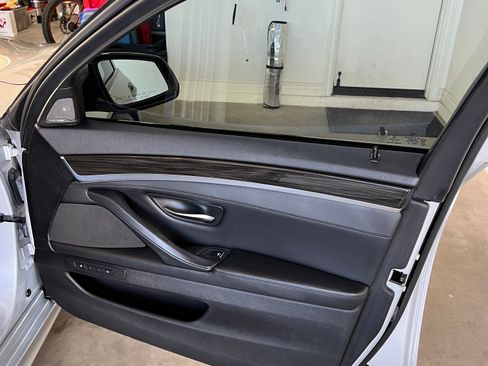 Used 2016 BMW 550i Sedan image 18