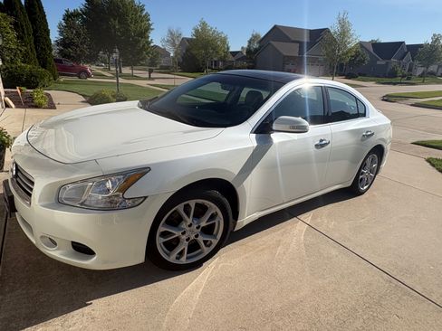Used 2014 Nissan Maxima 3.5 SV w/ Premium Package FWD image 2