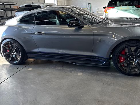 Used 2021 Ford Mustang Shelby GT500 w/ Carbon Fiber Track Pack image 4