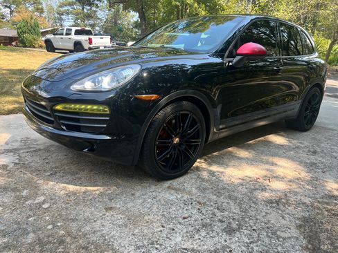 Used 2013 Porsche Cayenne S image 1