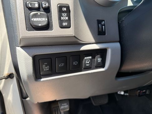 Used 2014 Toyota Sequoia Platinum w/ Preferred Accessory Package AWD/4WD image 12