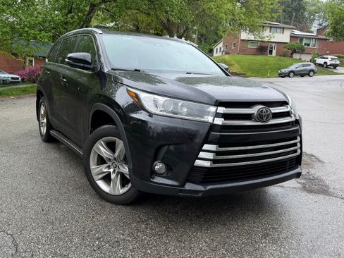 Used 2018 Toyota Highlander Limited AWD/4WD image 9