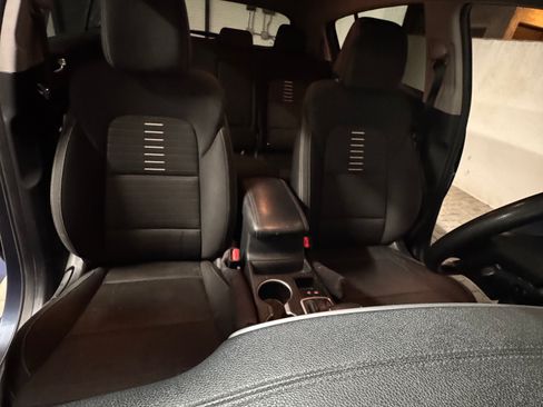 Used 2018 Kia Sportage LX image 5