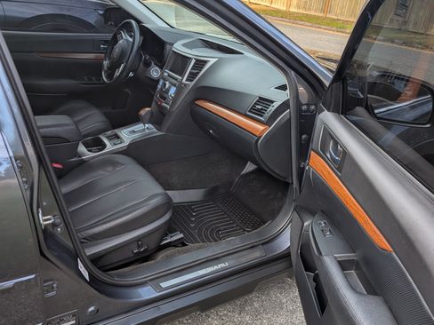 Used 2014 Subaru Outback 3.6R Limited image 11