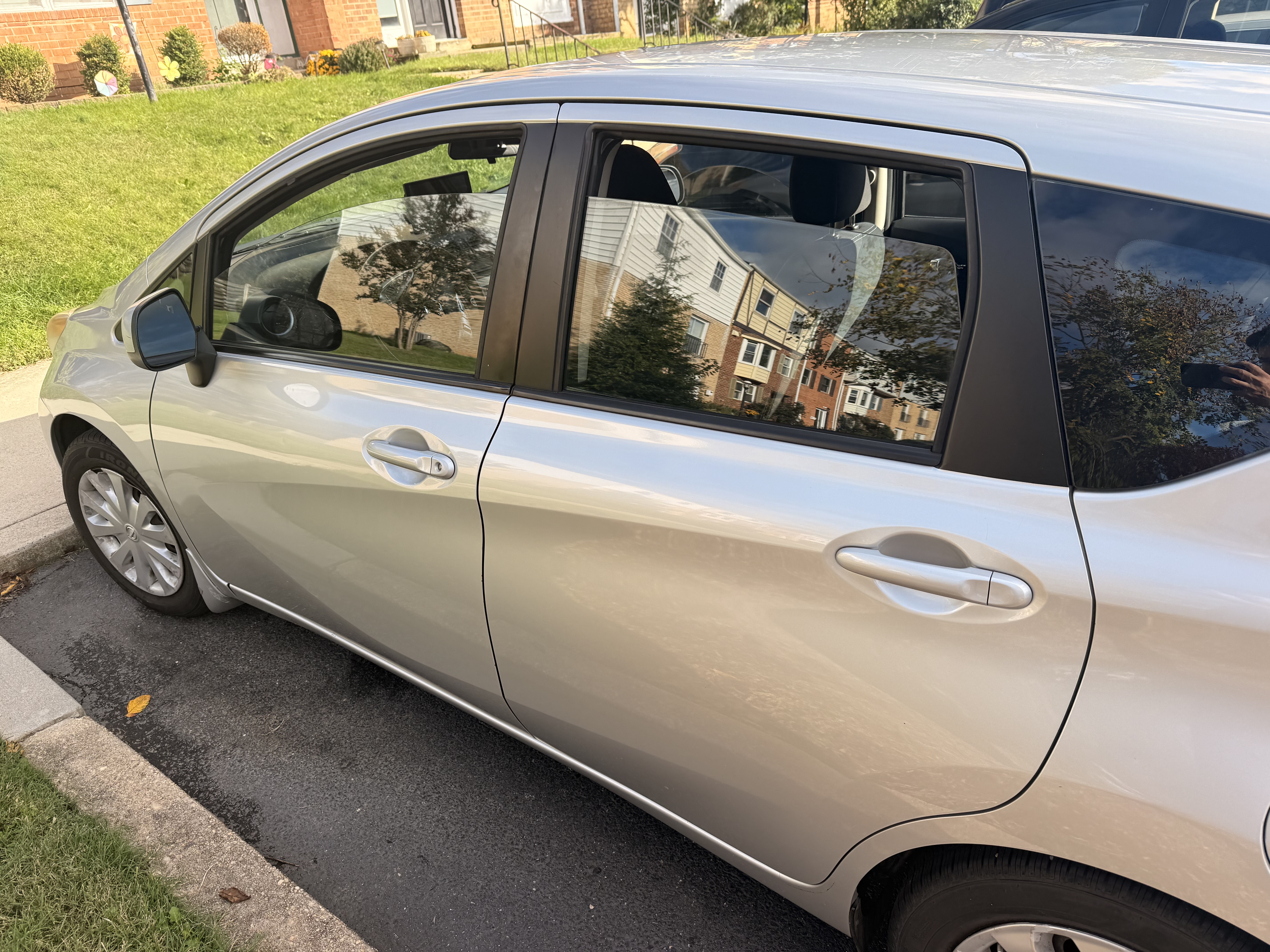Used 2014 Nissan Versa Note SV FWD image 12
