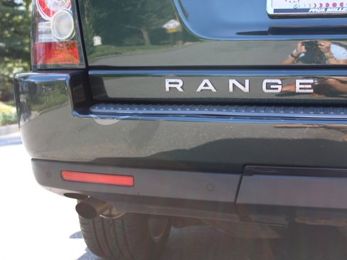 Used 2010 Land Rover Range Rover Sport HSE LUX image 16