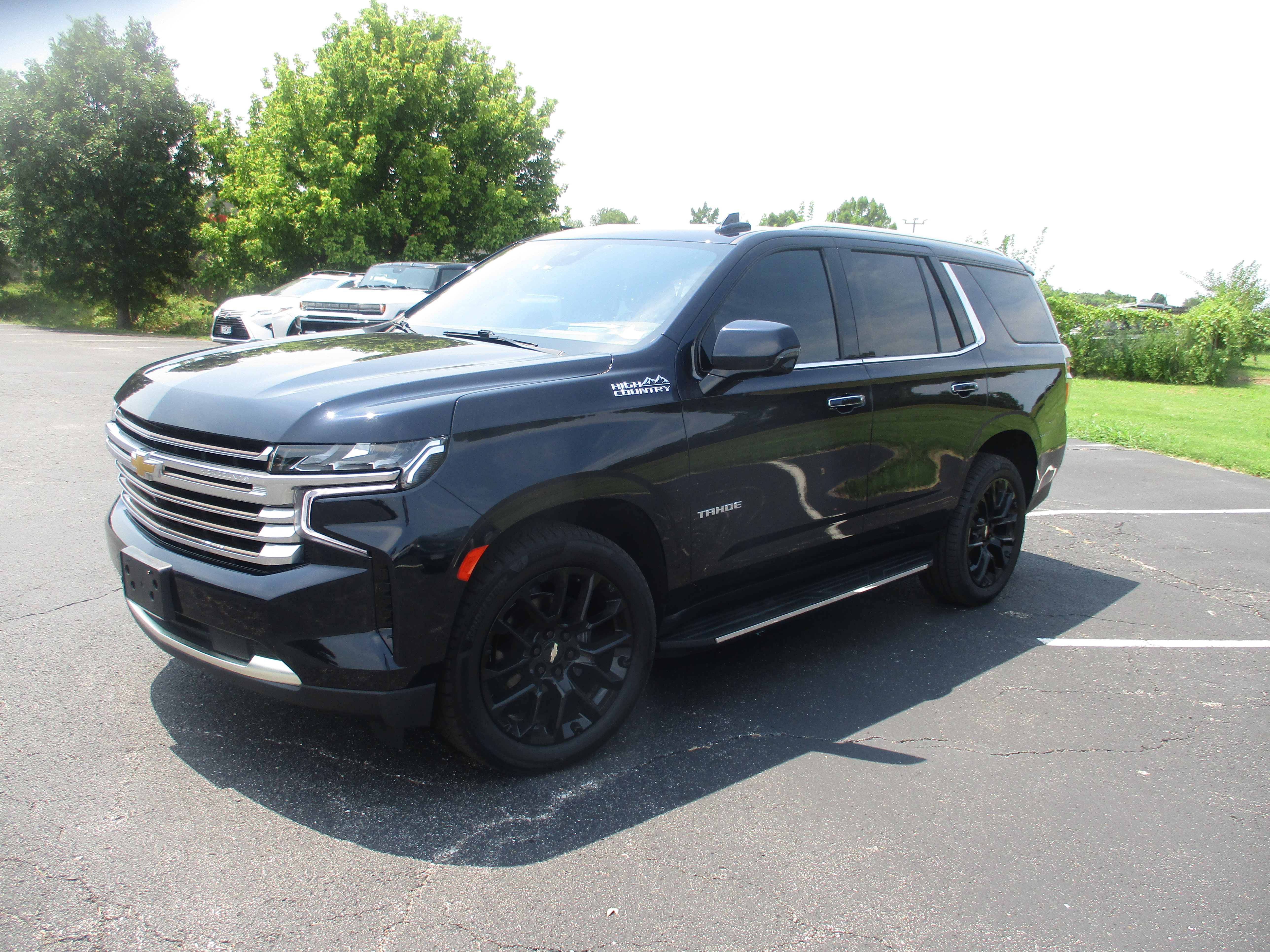 Used 2023 Chevrolet Tahoe High Country AWD/4WD image 1