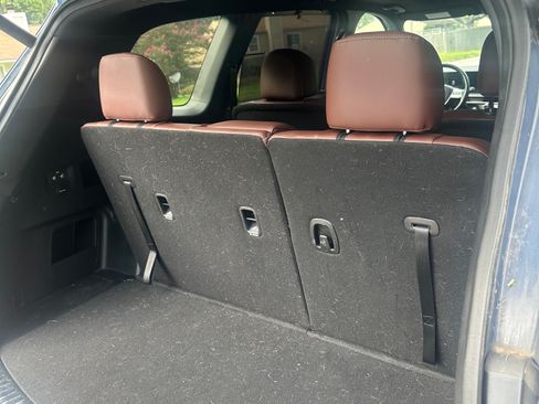 Used 2024 Kia Telluride EX w/ EX Captain's Chair Package FWD image 12