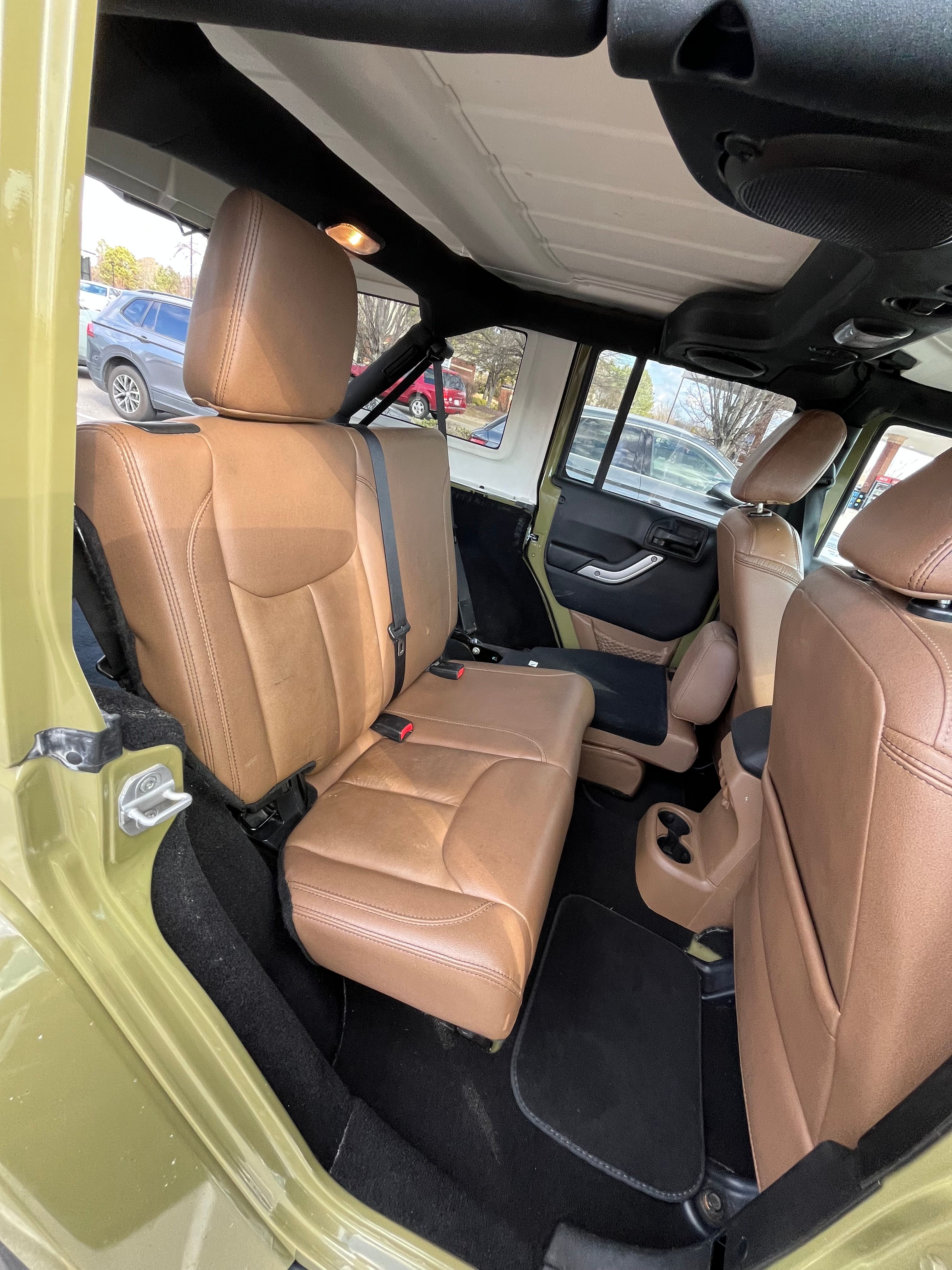 Used 2013 Jeep Wrangler Unlimited Rubicon w/ Connectivity Group AWD/4WD image 22