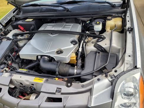 Used 2004 Cadillac SRX w/ Preferred Equipment Group image 25